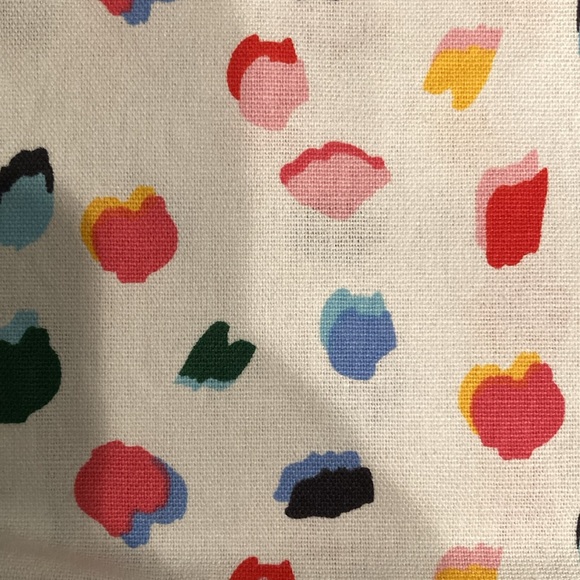 Packed Party Fringe Table Runner From The 2022 Patio Party Collection - Picture 4 of 9